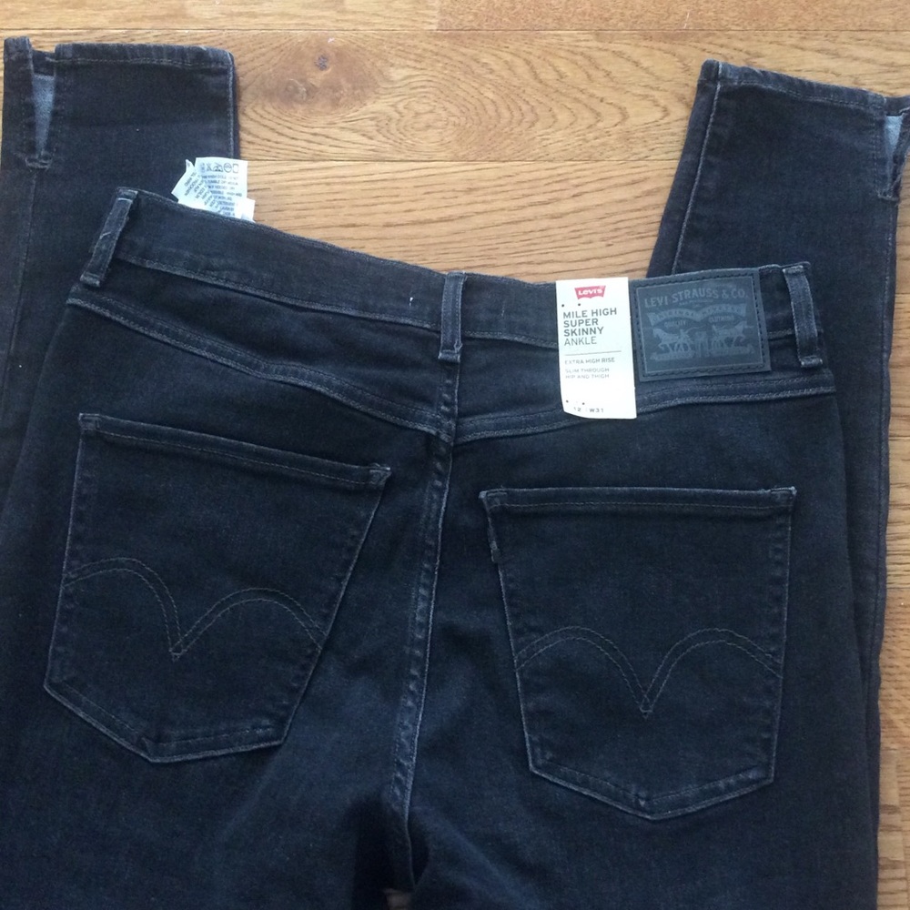 Women’s Levi’s Mile High Jeans - Picture 6 of 8
